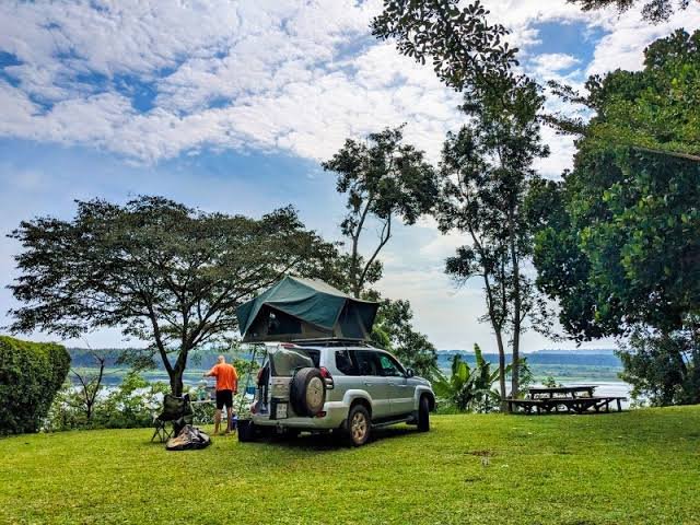 rooftop-tent-safaris-uganda