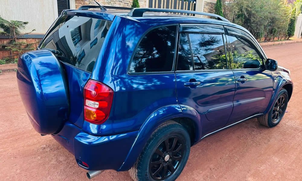self-drive-rav4-uganda-to-rwanda